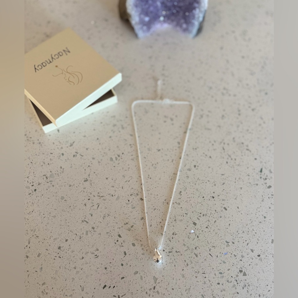 Elegant Silver Pear Teardrop Necklace